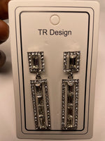 Load image into Gallery viewer, Dangling Rhinestone Earring E009
