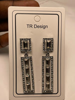 Load image into Gallery viewer, Dangling Rhinestone Earring E009
